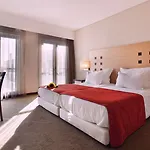 Lux ホテル