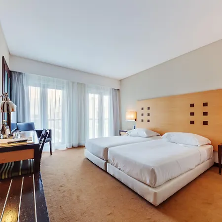 Ξενοδοχείο Lux 4*