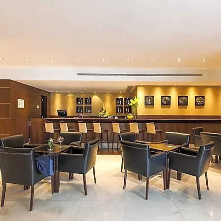 Lux 4*