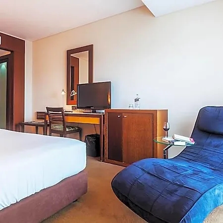 Ξενοδοχείο Lux 4*