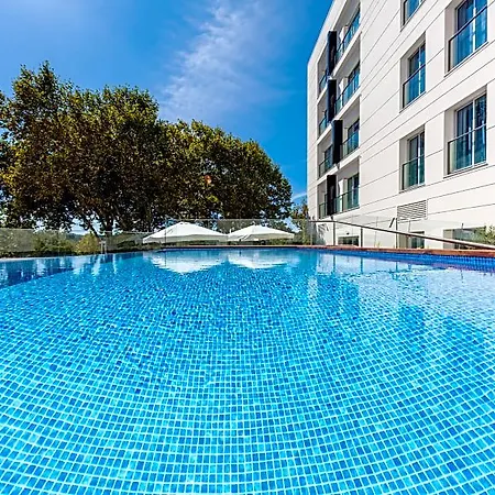 Lux Ξενοδοχείο 4*